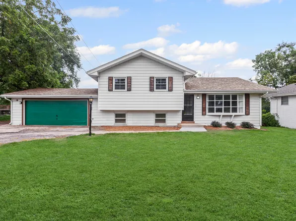 27W050 Hickory Ln, West Chicago, IL 60185