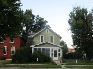 613 E 2nd St, Winona, MN 55987