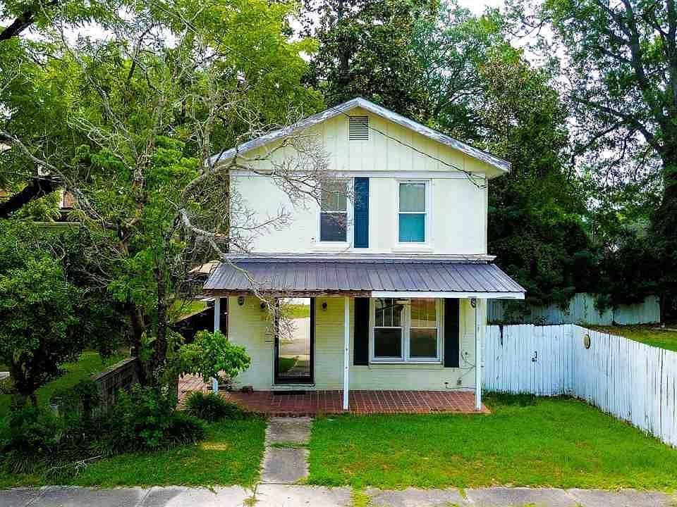 1st image of 206 N 8th Ave