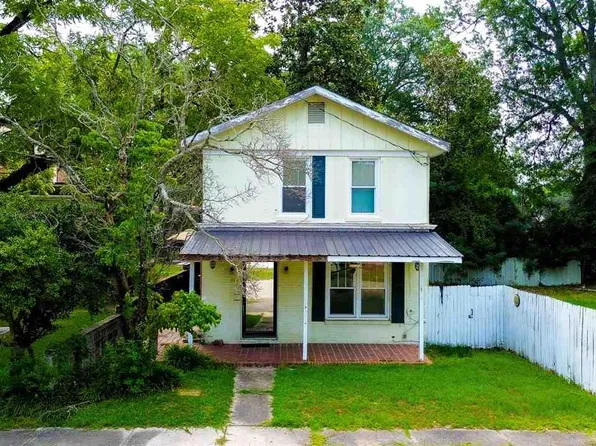 206 N 8th Ave, Dillon, SC 29536