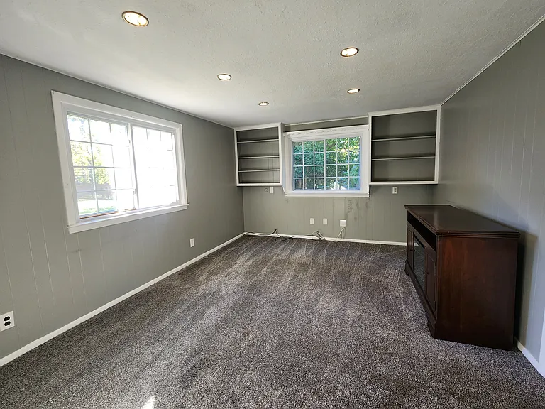 2320 Wrenford Rd — Photo 8