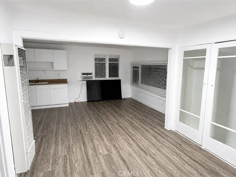 1007 E Maple St #5 — Photo 5