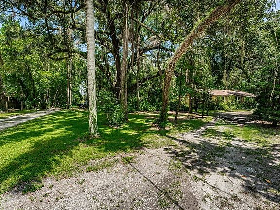 5th image of 15432 Lake Magdalene Blvd