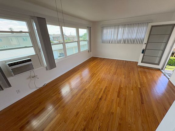 3rd image of 5660 Noel Dr