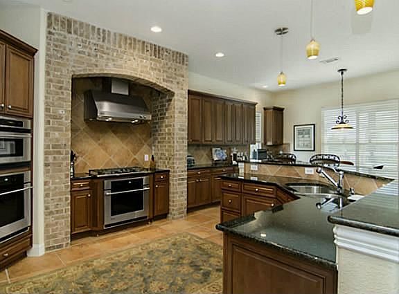 5th image of 7133 Oakmont Dr