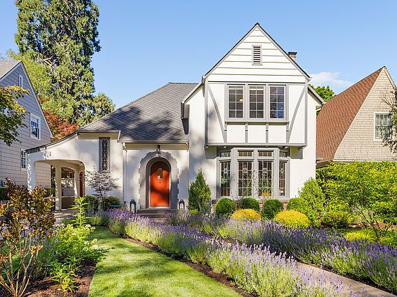 3rd image of 3020 NE Alameda Ter