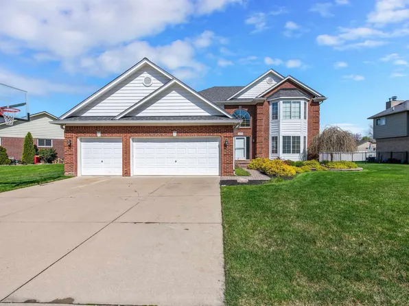 35893 Evanston Ln, New Baltimore, MI 48047
