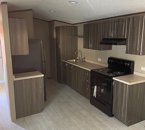 3rd image of 901 W Hubbard St #3
