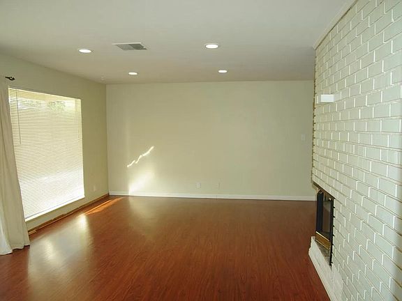 4th image of 4955 Mayfield Ct