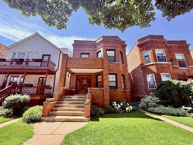 2535 W Eastwood Ave #2 — Photo 1