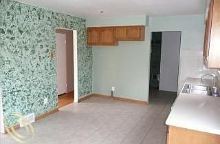 5th image of 29546 Windsor St