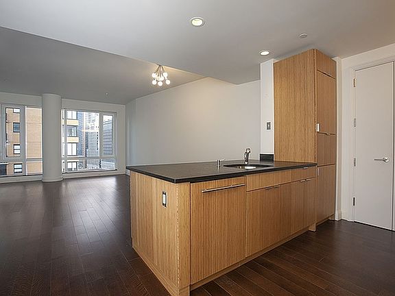 4th image of 70 Little St W #10C