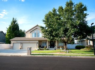 843 E Grenoble Dr, Midvale, UT 84047