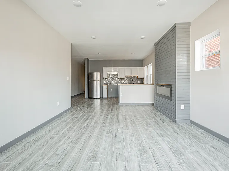 14620 Lakeshore Blvd #3 — Photo 4