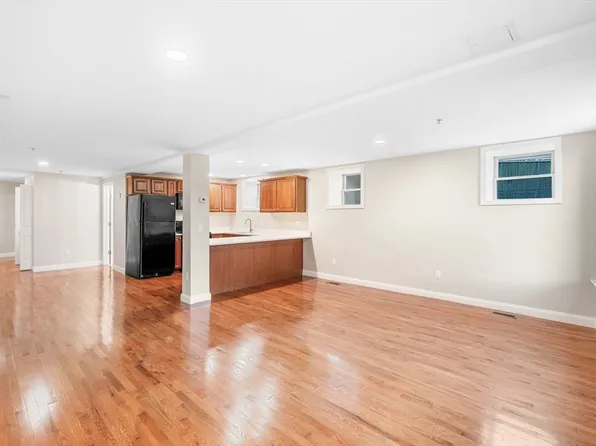 72 River St APT 1, Haverhill, MA 01832