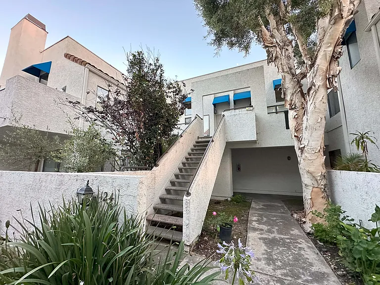 125 Park Shadow Ct — Photo 2
