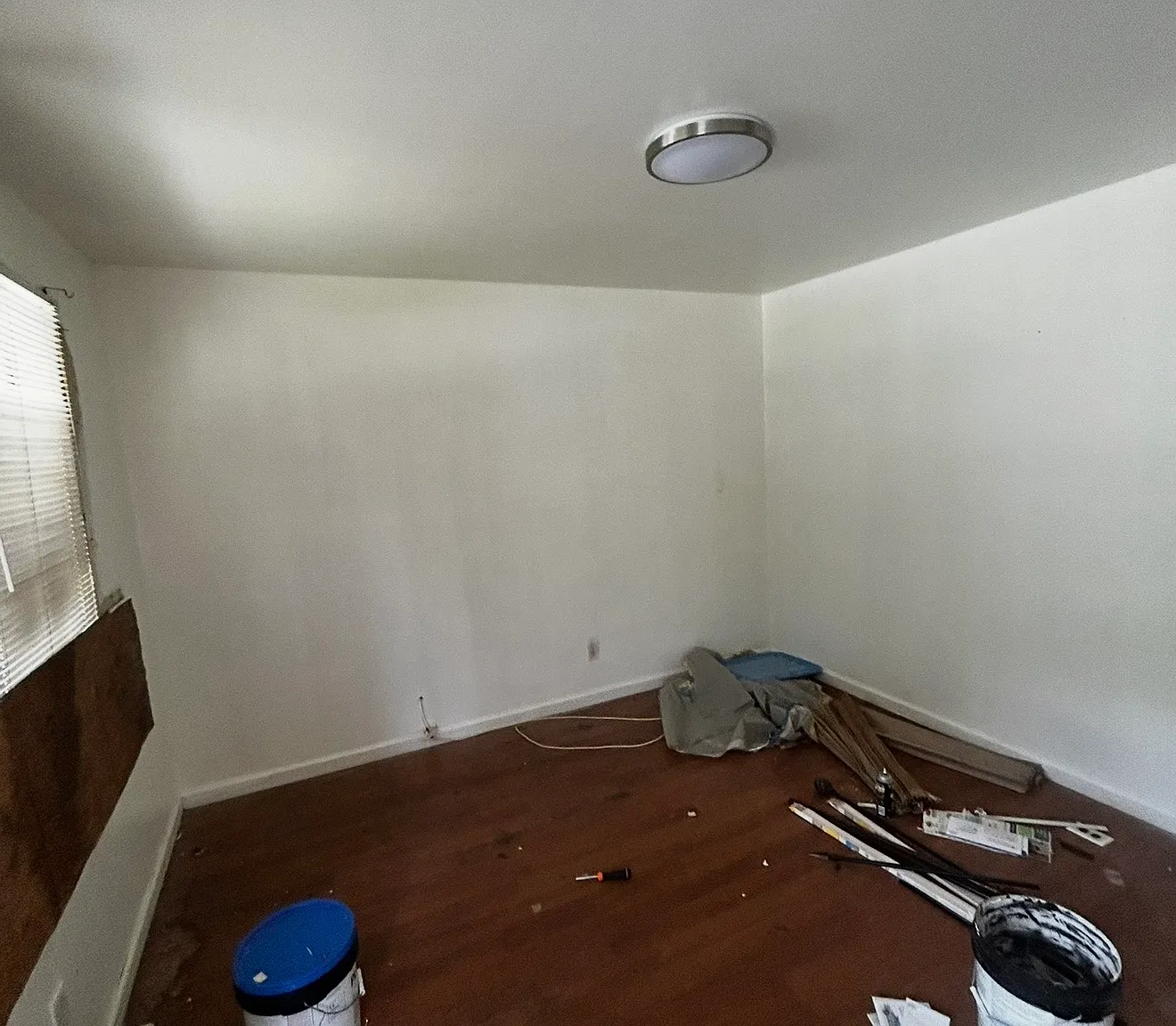 3 bed, 936 sqft, $925 — Photo 3