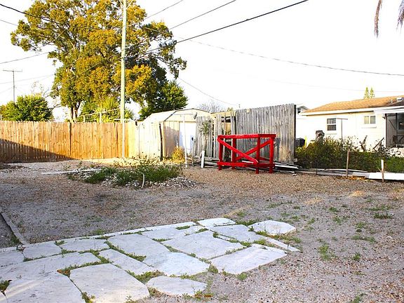 3rd image of 3542 Connon Dr