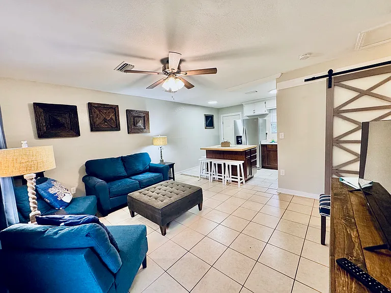 5909 N Airport Rd — Photo 6