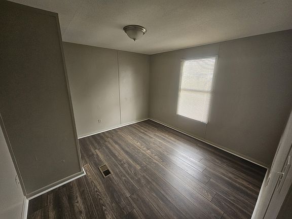 3rd image of 10 Chip N Dale Cir #10CD