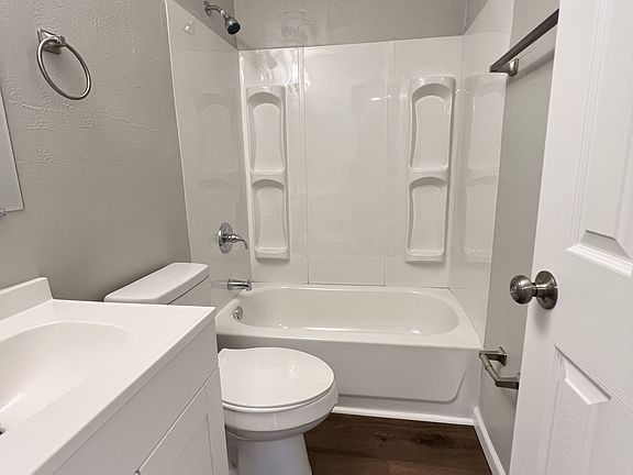 4th image of 524 Rockdale Ave APT 4