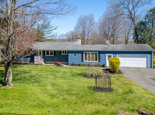 1 Greenview Rd, Brookfield, CT 06804