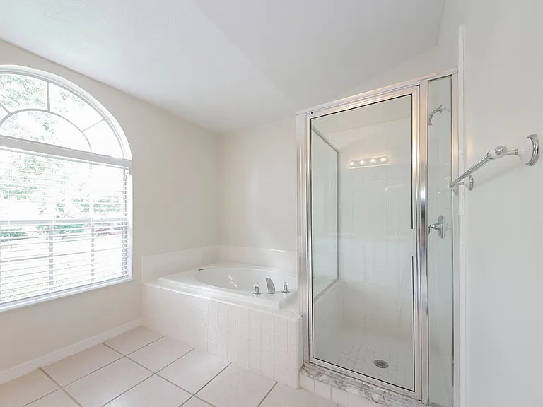 2556 Coachbridge Ct — Photo 11