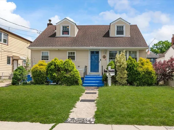68 Shipherd Avenue, Lynbrook, NY 11563