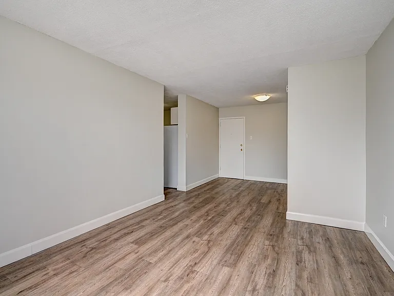 235 Bishop St S — Photo 10