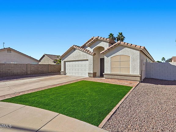 3rd image of 934 S NAVAJO Court