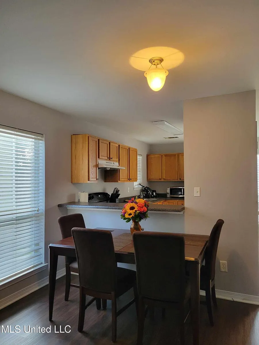 Building Photo - 265 Benachi Ave #A