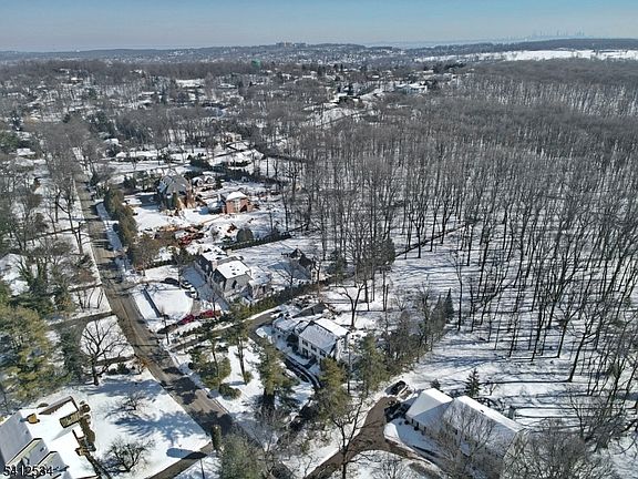 4th image of 83 Devon Rd