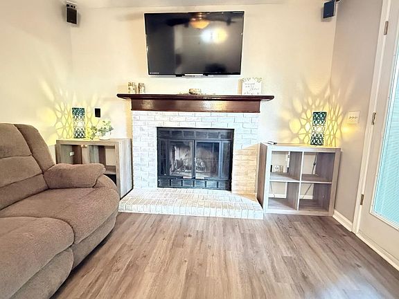 3rd image of 3401 Kensington Ct