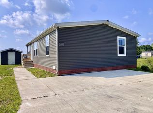 33168 Rose Bush Ct, Lenox, MI