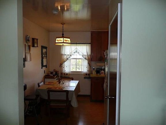 Kitchen Dining Area