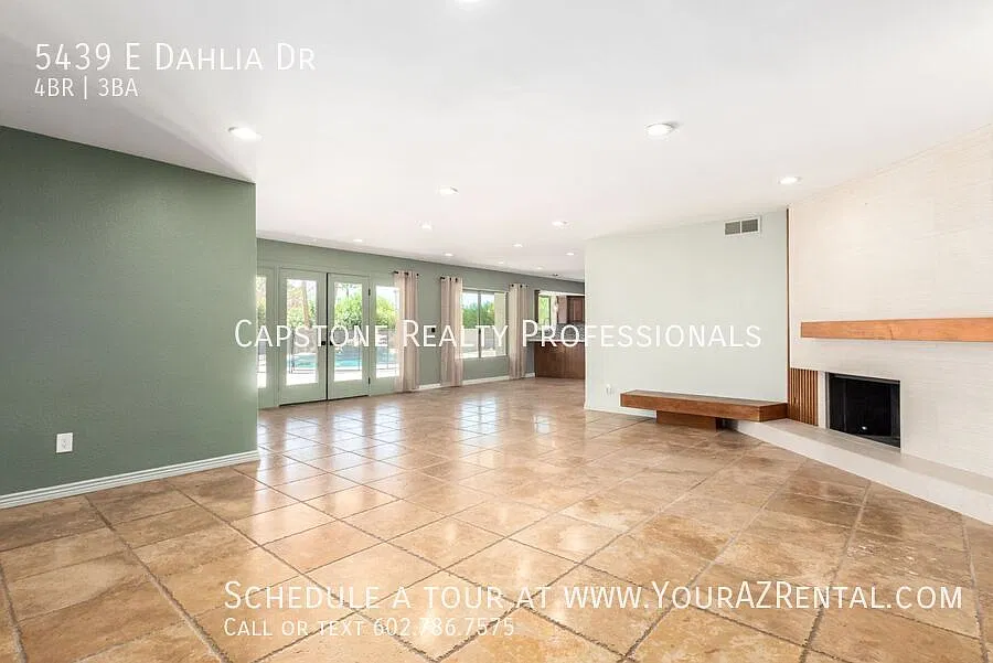 Luxurious and comfortable 4 bedrooms, 3 bathrooms, family room, living dining room, and a bonus r... — Photo 4
