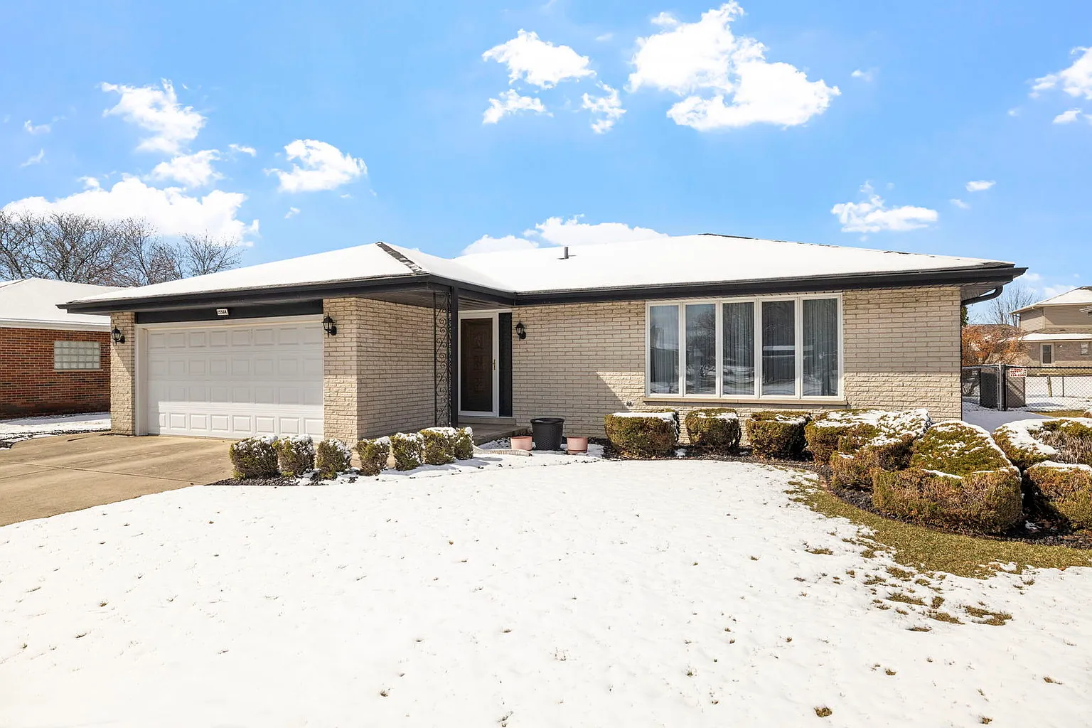 15564 Narcissus Ln photo 1