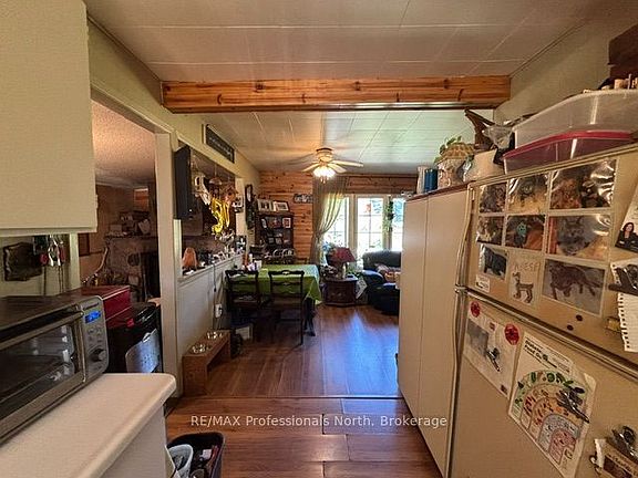 5th image of 1436 Spring Valley Rd