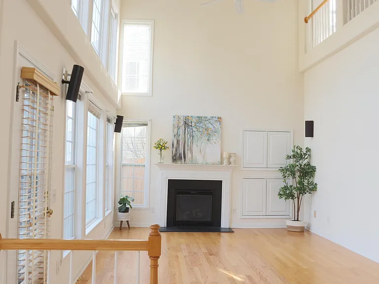 1316 Pebble Creek Xing — Photo 13
