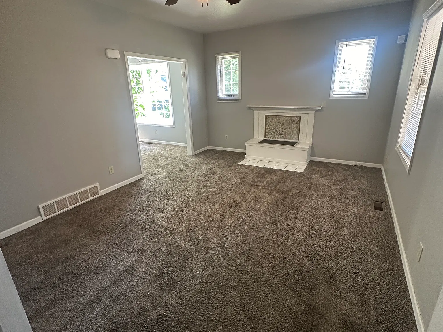 3 bed, 1314 sqft, $1,400 — Photo 2