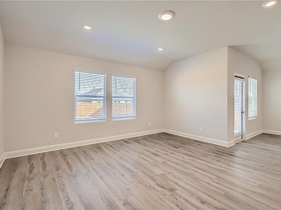 5th image of 1305 Parkwood