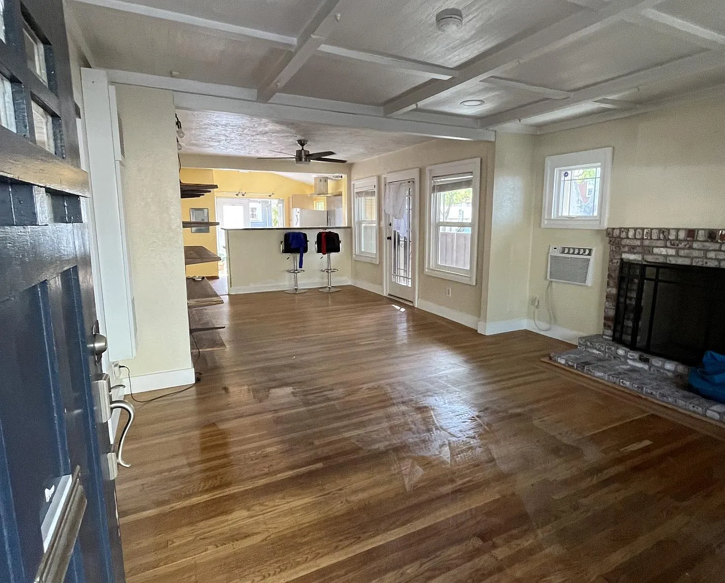 2400 S St — Photo 2