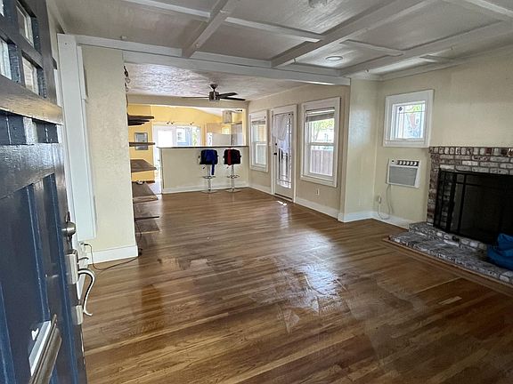 2nd image of 2400 S St