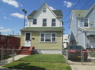 13734 249th St, Rosedale, NY 11422