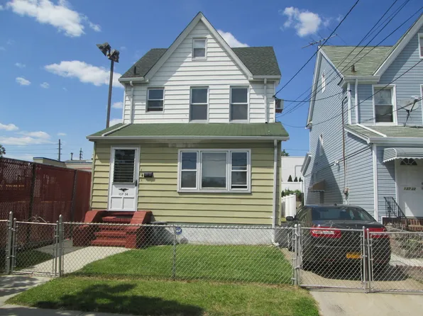 13734 249th St, Rosedale, NY 11422