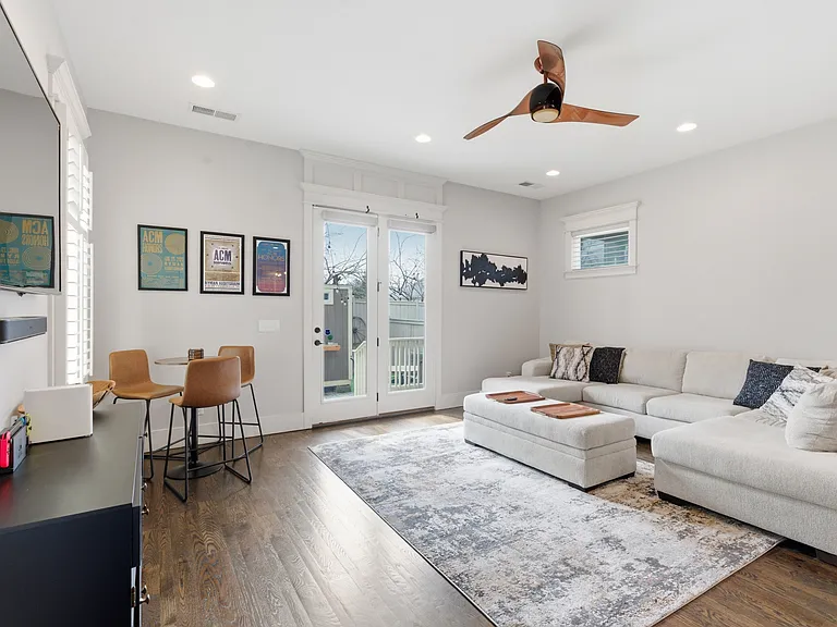 1034 Burchwood Ave — Photo 20