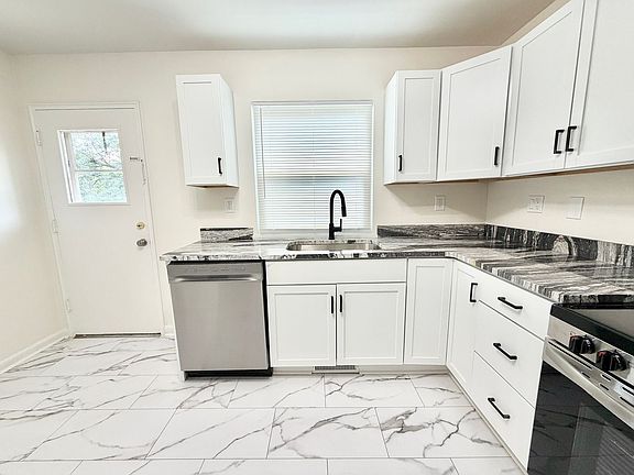 5th image of 2724 Riedling Dr