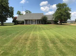 2076 Lake Washington Rd E, Hollandale, MS 38748