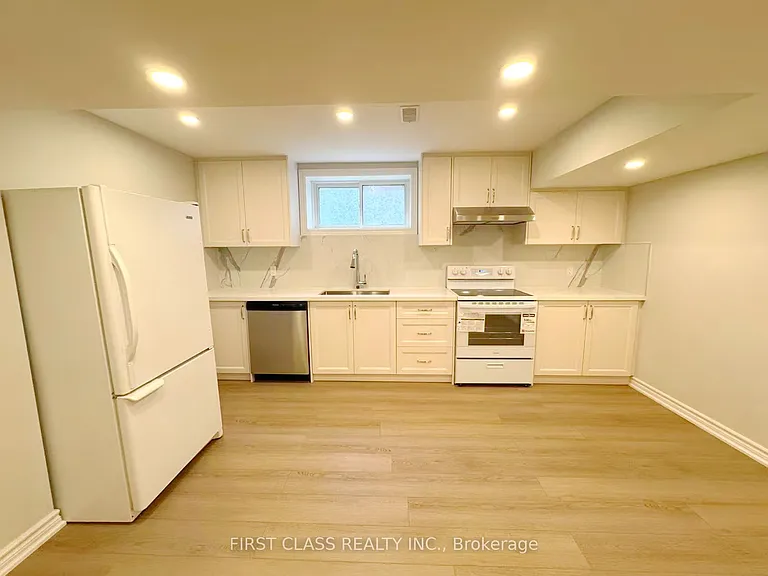 1353 Myron Dr #LOWER — Photo 29