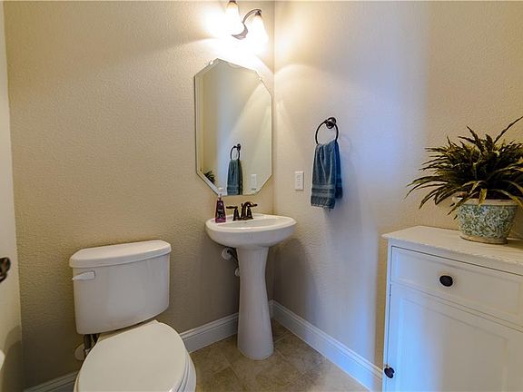 4th image of 377 Sandy Creek Dr